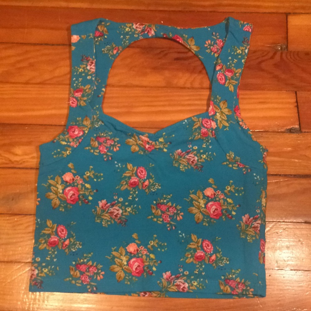 Floral keyhole crop top
